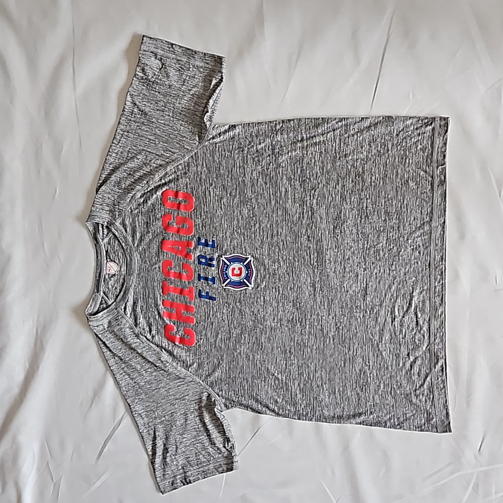 Chicago Fire Logo t-shirt Mens L Short Sleeve Gray